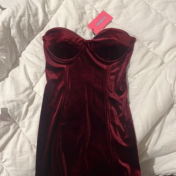 NWT EDIKTED Cinnamon Velvet Cupped Mini Strapless Dress!! - Picture 7 of 11